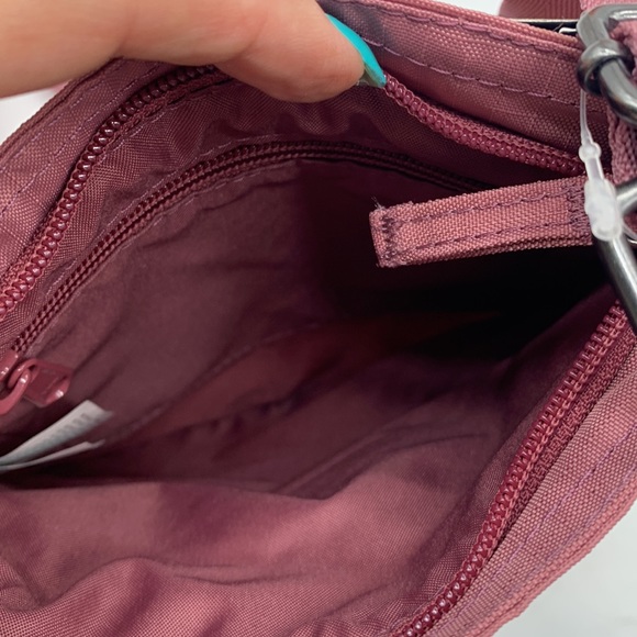 Dakine NWT Rose Blush Mauve Colored Nylon Crossbody Bag NYB4158 - Picture 7 of 9